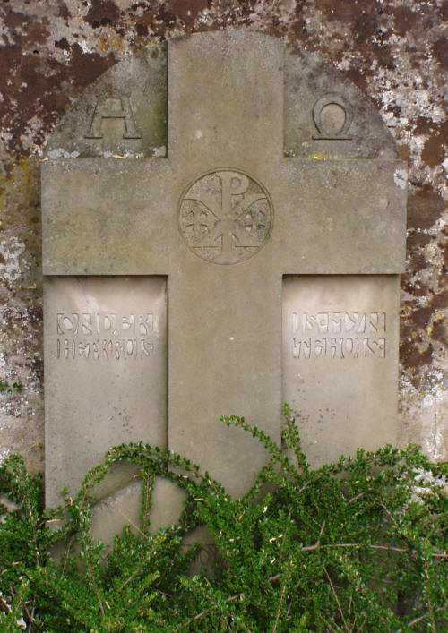 Grafsteen van mr. Ed Driebeek, geb. te Rotterdam 1865, Ovl. te Maastricht 1918