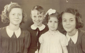 Bertie, Jo, Ria Gerritsen, Lie Mulleneers, 1943