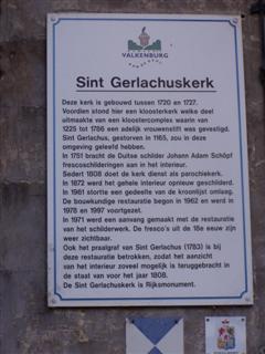 Bordje met uitleg over rijksmonument Gerlachuskerk (Fons Heijnens)