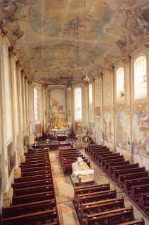 Interieur van Gerlachuskerk v��r restauratie van 2004